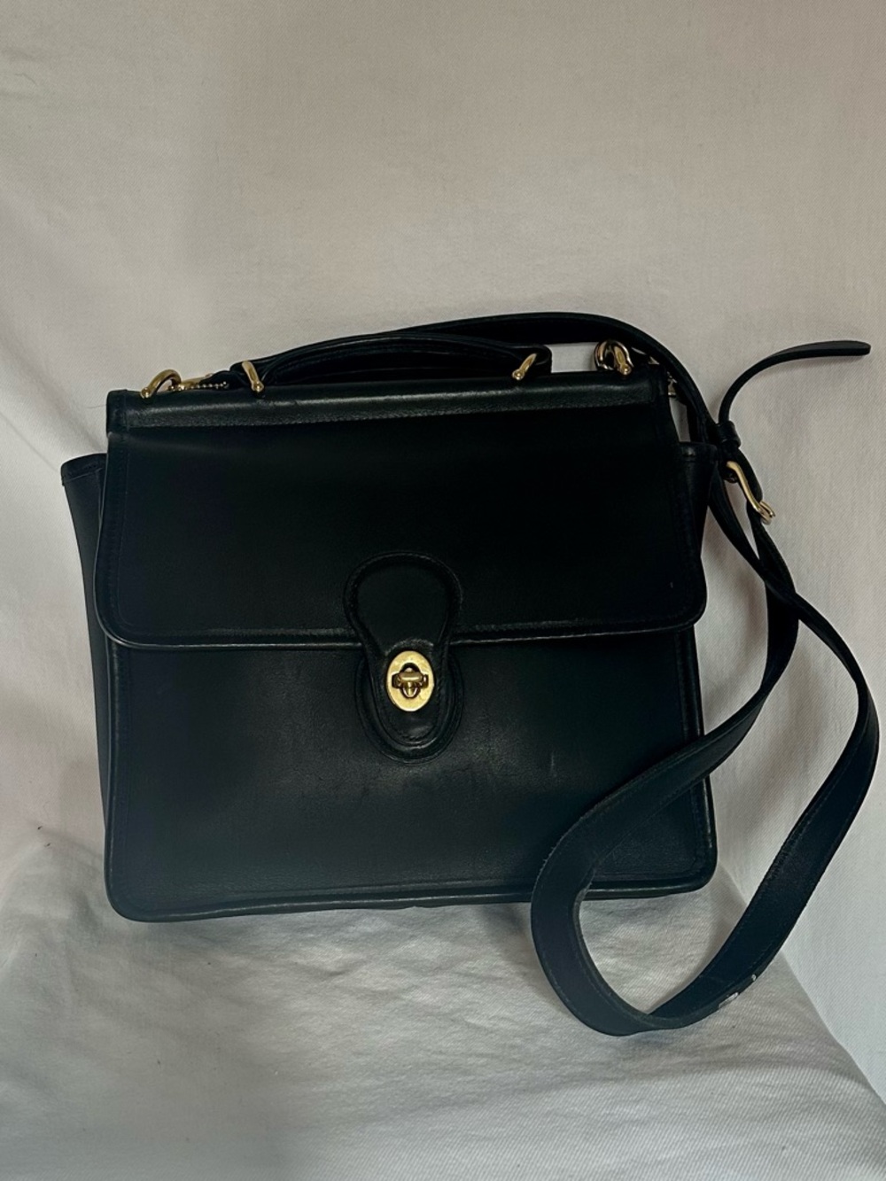 Vintage 1999 COACH Willis Bag 9927 | Black Leather Dowel Crossbody